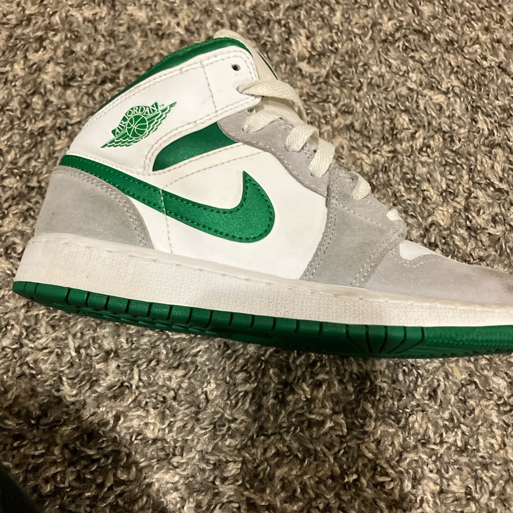 Air Jordan 1s pinecones limited addition